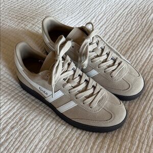 Gola Men's Tan and White Sneakers